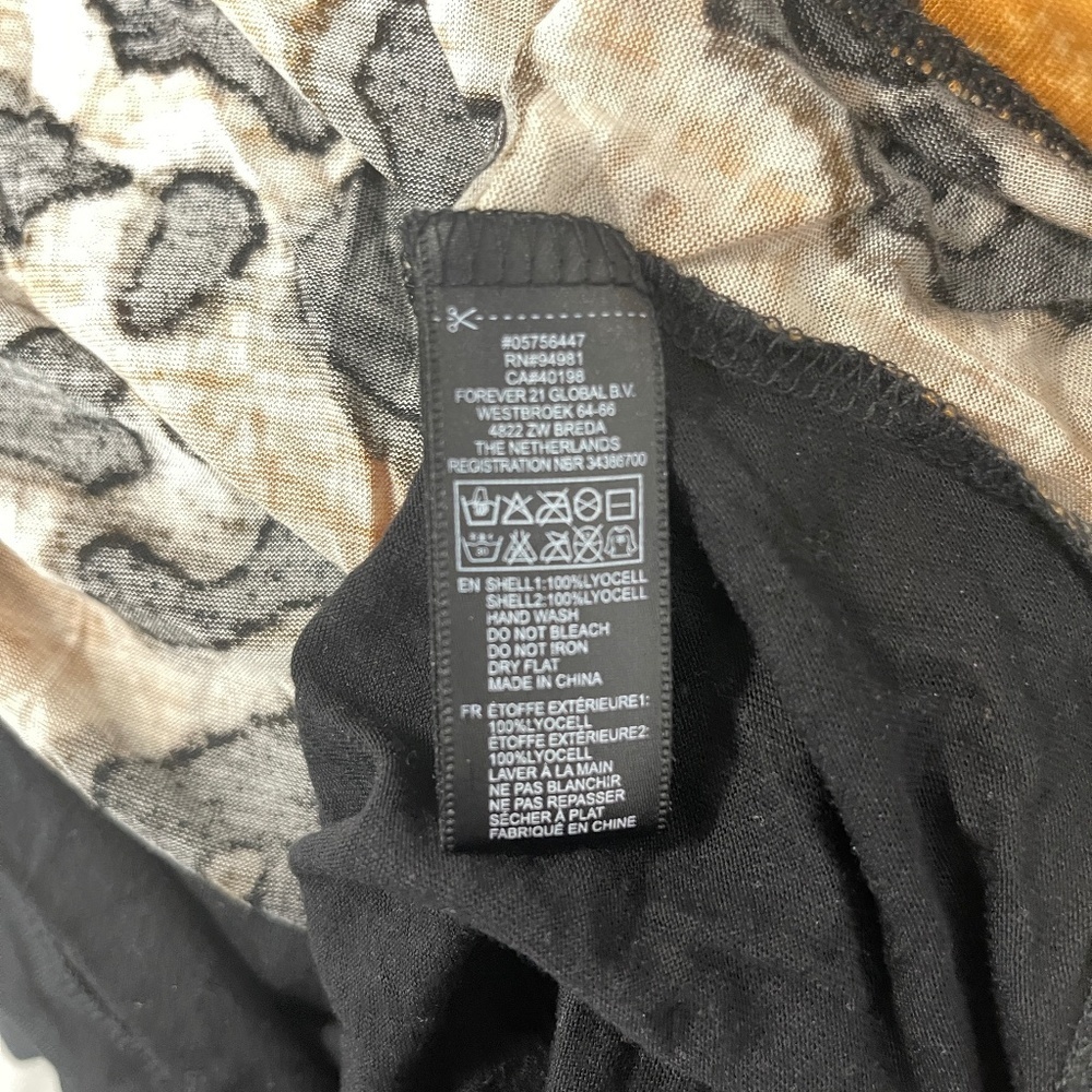 Forever 21 Leopard print‎ top - Picture 8 of 8